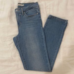 LEVI’S SHAPING SLIM JEAN